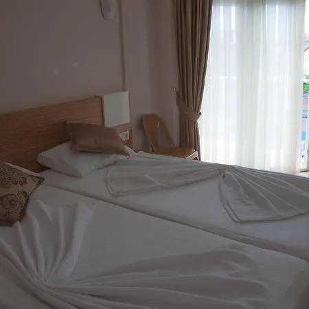 Hotel House 2*